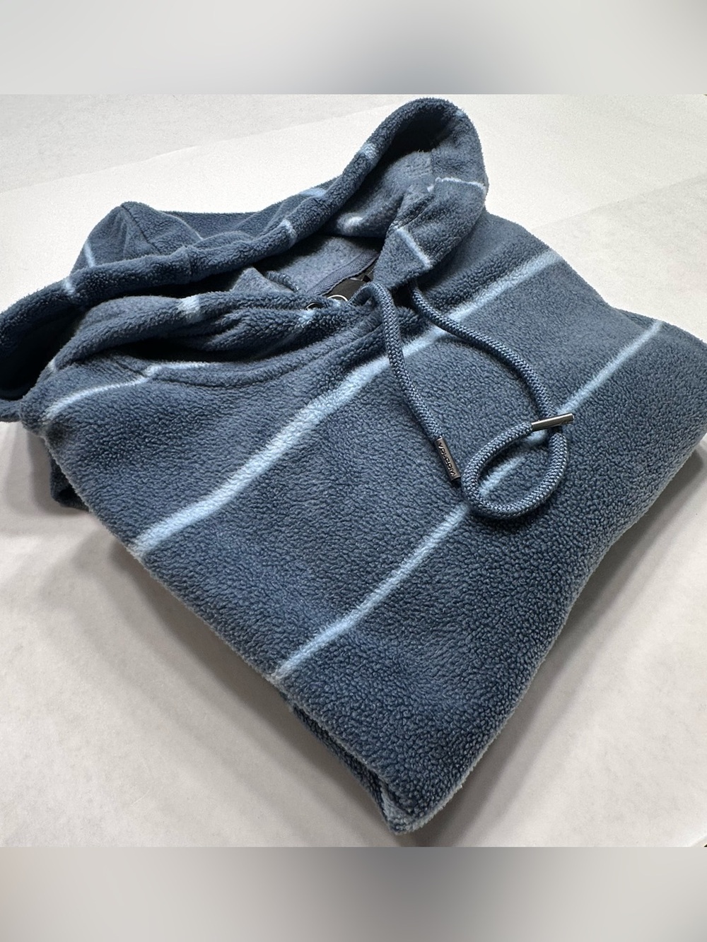 Volcom Men's Blue White Stripe Fleece Hoodie Loose Fit Medium Kangaroo Pocket